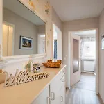Haus Bischoff 1 *