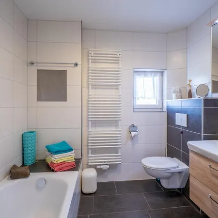 Haus Bischoff 1 *